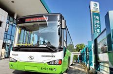 運營中的電動公交車