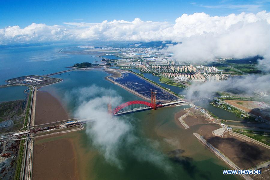 Xinhua Headlines: China's Two Sessions buzzwords attract global attention