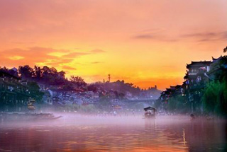 鳳凰古城　誰的城？