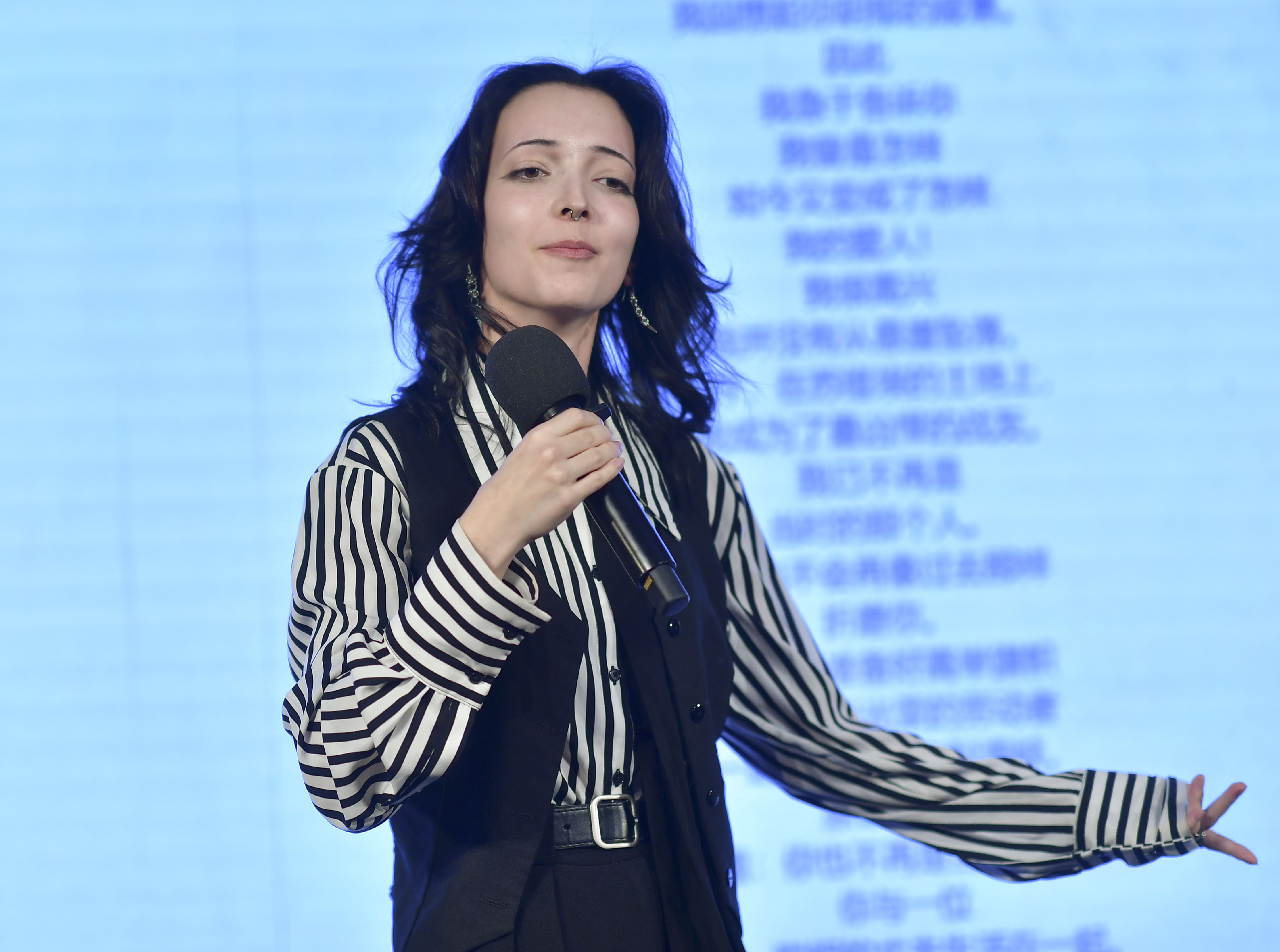 詩(shī)歌促進(jìn)民心相通