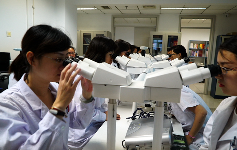 致敬偉大改革｜對話40年，講述身邊的健康故事33—好醫生是這樣煉成的