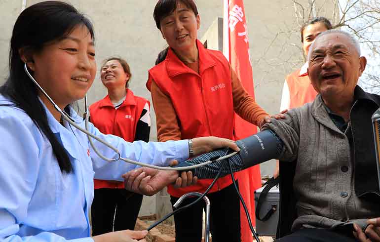 致敬偉大改革｜對話40年，講述身邊的健康故事39—免疫規劃40年，撐起健康保護傘