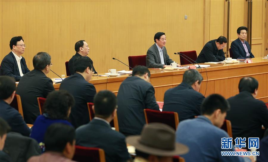 (新華網(wǎng))劉奇葆出席第六屆全國(guó)服務(wù)農(nóng)民、服務(wù)基層文化建設(shè)先進(jìn)集體表彰座談會(huì)