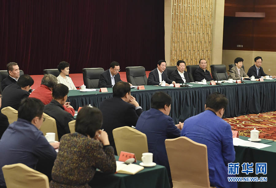 10月10日，在習近平總書記主持召開文藝工作座談會并發(fā)表重要講話兩周年之際，中宣部在北京召開繁榮文藝創(chuàng)作經驗交流會。中共中央政治局委員、中央書記處書記、中宣部部長劉奇葆出席會議并講話。新華社記者高潔攝