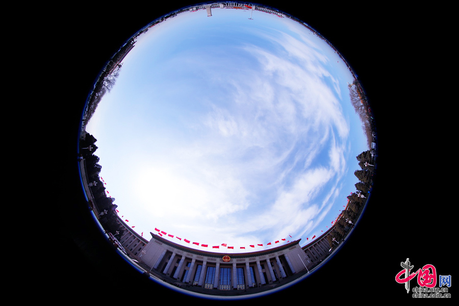  人民大會堂、天安門廣場、人民英雄紀念碑外部全景。中國網 鄭亮攝