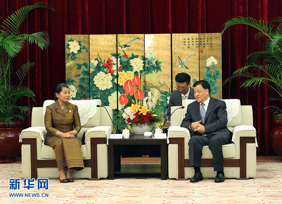 6月11日，中共中央政治局常委、中央書記處書記劉云山在福州會(huì)見來華出席金磚國家政黨、智庫和民間社會(huì)組織論壇的柬埔寨人民黨中央常委、副首相梅森安。新華社記者劉衛(wèi)兵攝