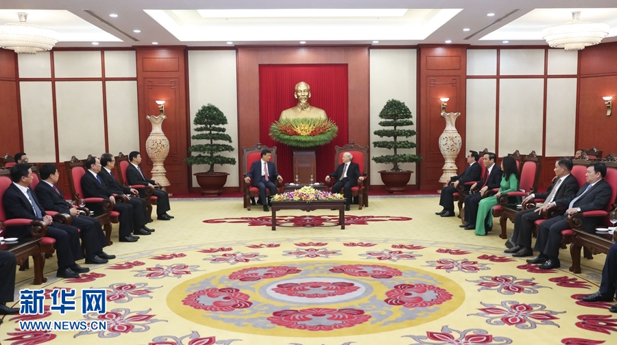 應越南共產黨邀請,中共中央政治局常委、中央書記處書記劉云山9月18日至19日對越南進行正式訪問。這是9月18日,劉云山在河內會見越共中央總書記阮富仲。 新華社記者 龐興雷 攝 應越南共產黨邀請,中共中央政治局常委、中央書記處書記劉云山9月18日至19日對越南進行正式訪問。這是9月18日,劉云山在河內會見越共中央總書記阮富仲。 新華社記者 龐興雷 攝