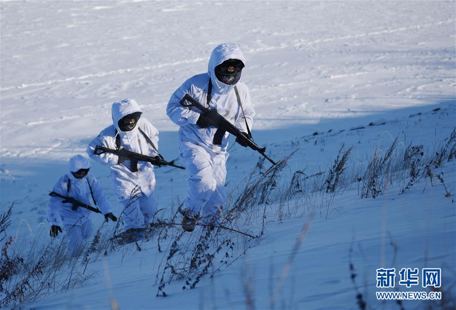 #（社會）（4）堅守在嚴(yán)冬——黑龍江塔河邊防官兵極寒天氣徒步巡邊