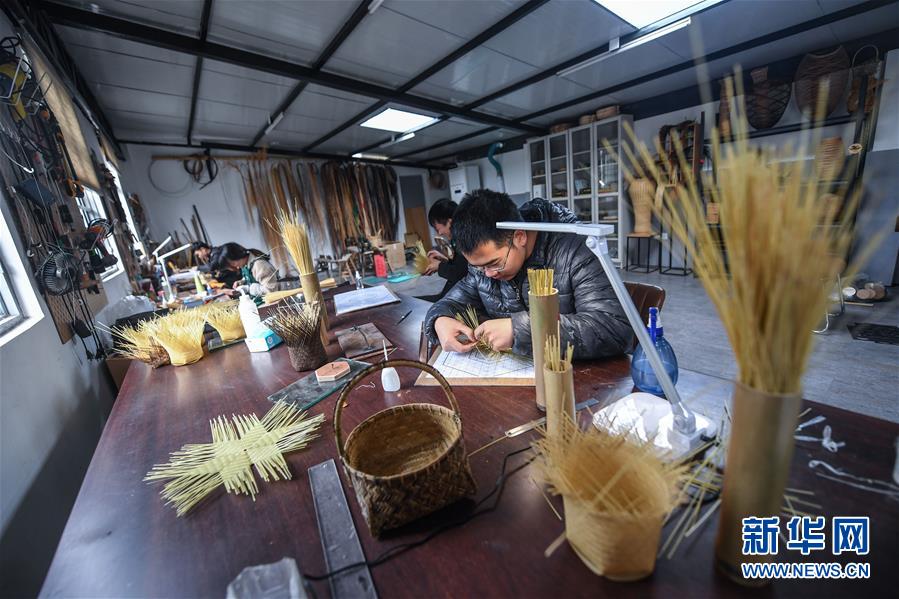 (慶祝改革開放40周年基層行·鄉鎮篇·圖文互動)(4)烏鎮40年:根里的靜與脈中的動