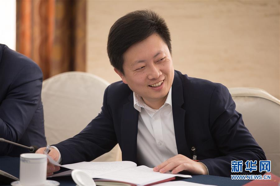 (兩會·基層代表履職故事)(1)全國人大代表楊飛飛:讓農(nóng)民工有更好的職業(yè)上升通道