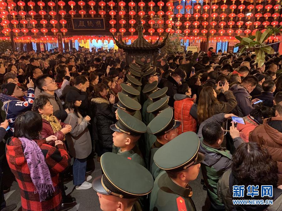 (新華全媒頭條·圖文互動)(6)向祖國報告:我在戰位守萬家團圓——解放軍和武警部隊新春佳節備戰執勤記事