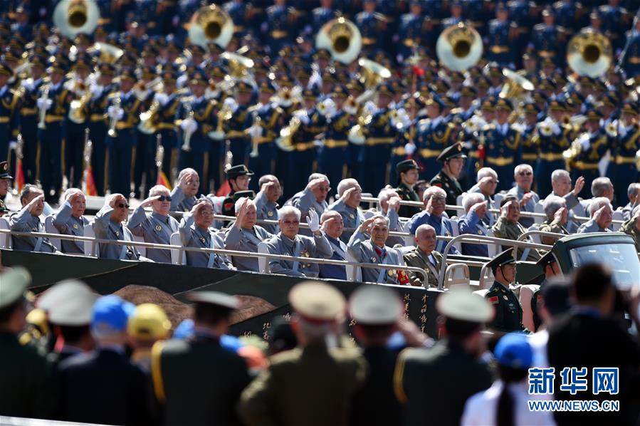 （新華全媒頭條·強軍思想引領新征程·圖文互動）（2）那一刻，我們光榮接受檢閱