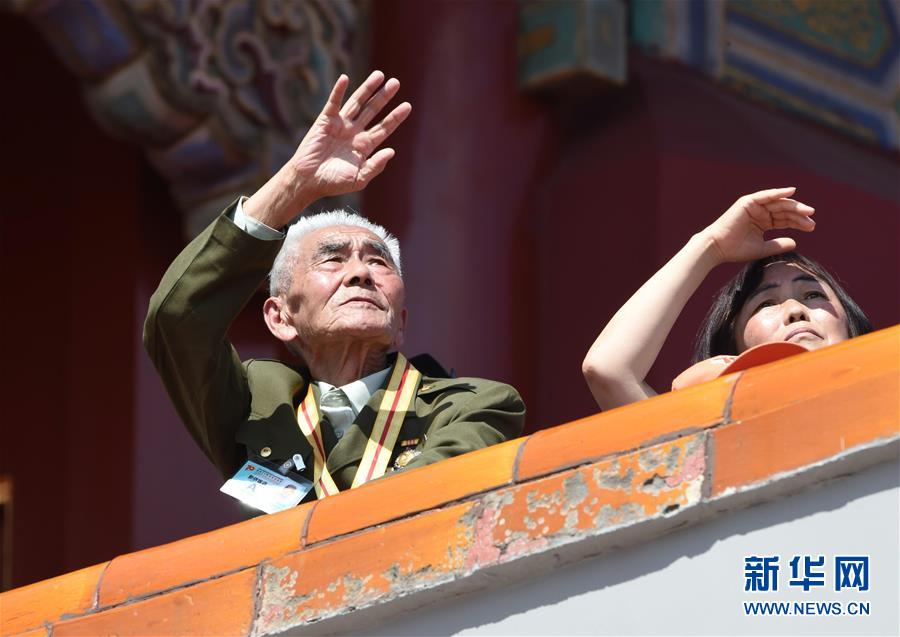 （新華全媒頭條·強軍思想引領新征程·圖文互動）（3）那一刻，我們光榮接受檢閱