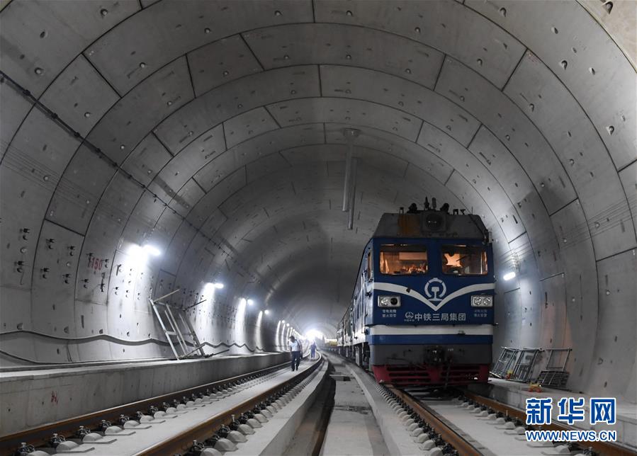 (新華全媒頭條·圖文互動)(3)百年“筑夢”的榮光——寫在京張高鐵全線軌道貫通之際