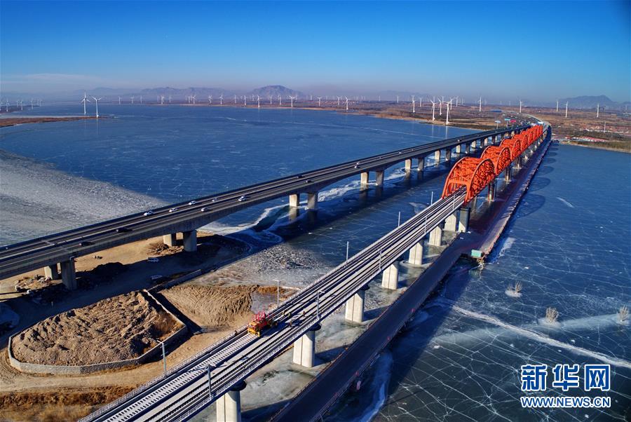 (新華全媒頭條·圖文互動)(5)百年“筑夢”的榮光——寫在京張高鐵全線軌道貫通之際