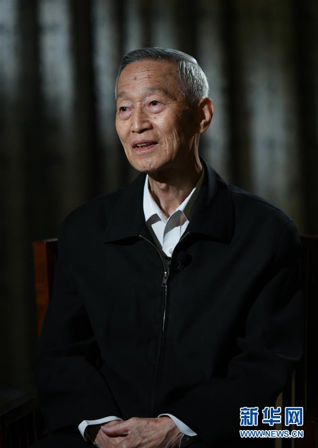 (新華全媒頭條·時代先鋒·圖文互動)(1)傳奇的英雄 無悔的忠誠——記刑偵痕跡檢驗專家崔道植