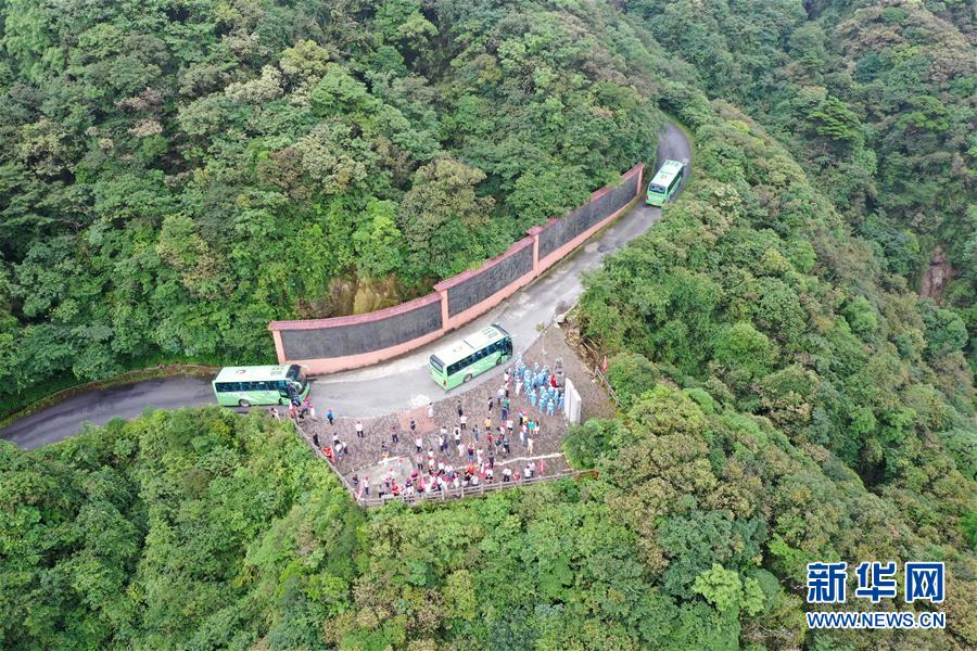 (壯麗70年·奮斗新時(shí)代——記者再走長征路·圖文互動(dòng))(2)沒有紅軍逾越不了的山河