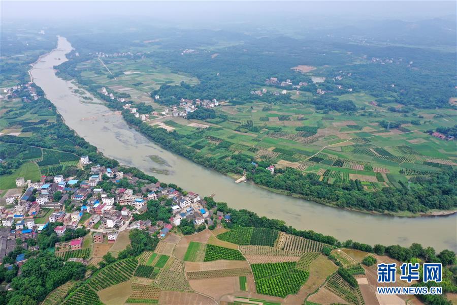 （壯麗70年·奮斗新時代——記者再走長征路·圖文互動）（1）為有犧牲多壯志，敢教日月換新天——重返紅軍血戰現場