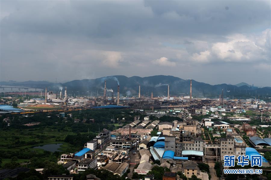 (在習(xí)近平新時(shí)代中國特色社會(huì)主義思想指引下——新時(shí)代新作為新篇章·圖文互動(dòng))(1)清水塘的“映照”:從“中國魯爾區(qū)”到“中國動(dòng)力谷”