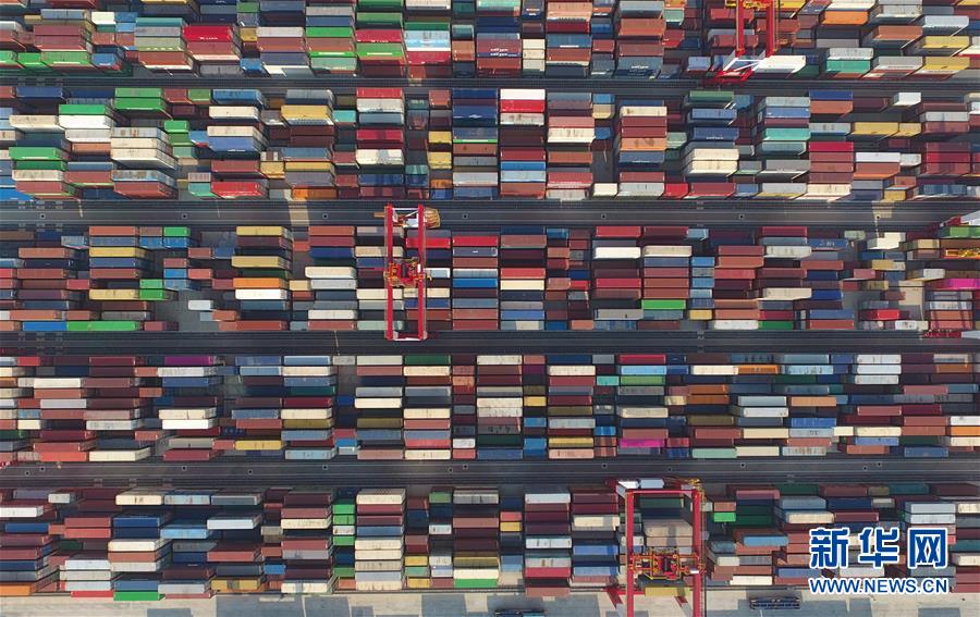 (壯麗70年·奮斗新時(shí)代——共和國(guó)發(fā)展成就巡禮·圖文互動(dòng))(2)大江大河大上海——上海70年開放創(chuàng)新發(fā)展巡禮