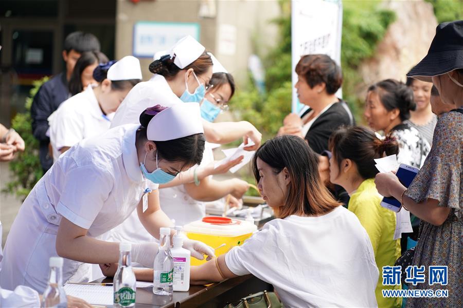 (壯麗70年·奮斗新時代——共和國發展成就巡禮·圖文互動)(10)人民至上的生動實踐——共和國民生發展成就巡禮