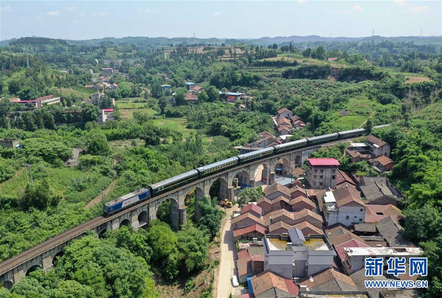 （壯麗70年·奮斗新時代——共和國發展成就巡禮）（3）人暢其行、貨暢其流——共和國交通運輸業發展成就巡禮