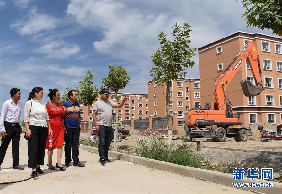 （決戰決勝脫貧攻堅·圖文互動）（1）拋在舊鄉的“火墻”——新疆易地扶貧搬遷安置點見聞