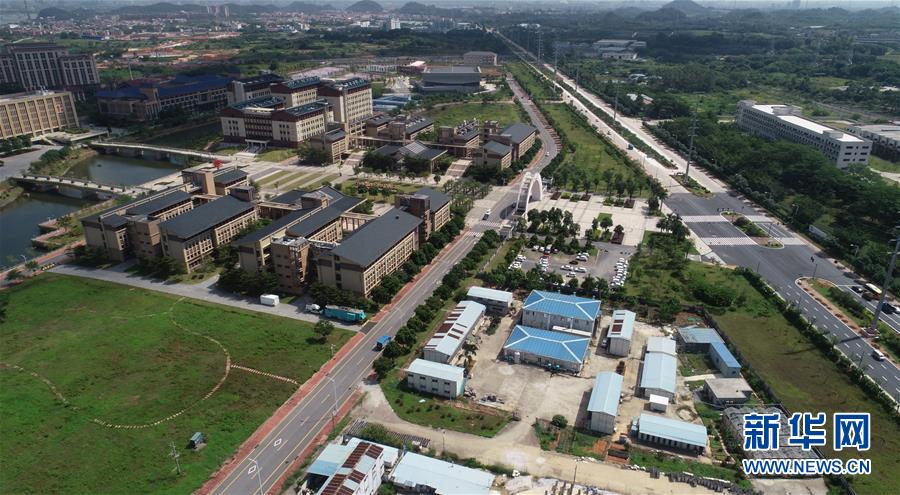 （在習(xí)近平新時代中國特色社會主義思想指引下——新時代新作為新篇章·圖文互動）（3）“我們給火箭做減重”——高校科技創(chuàng)新進(jìn)行時