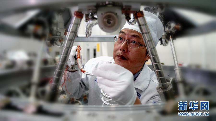 （德耀中華·圖文互動）（1）王曙群：“腳踏實地、仰望星空”的大國工匠