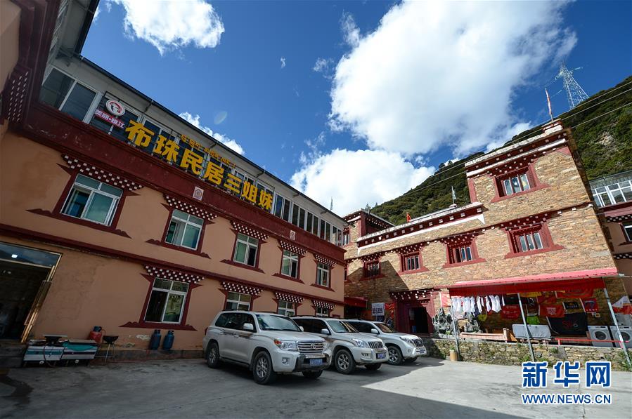 (圖文互動)(1)記者手記:雪山下的最美風景