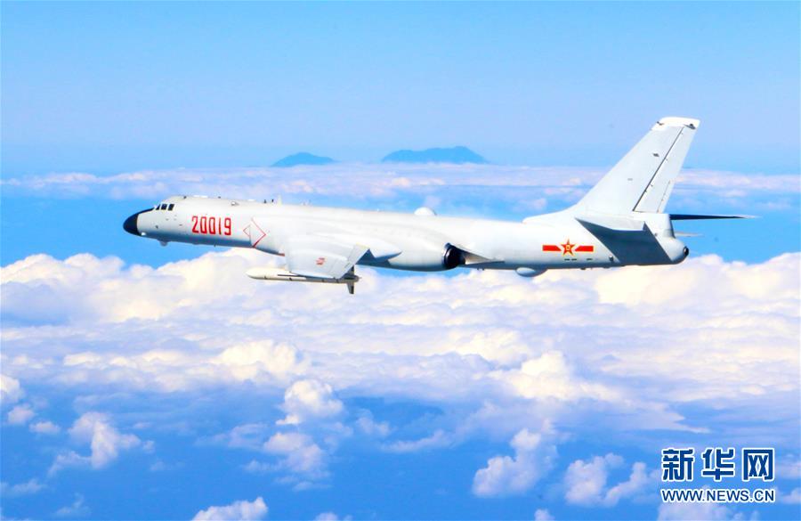 (人民空軍70年·圖文互動(dòng))(8)我愛祖國(guó)的藍(lán)天——空軍強(qiáng)軍主題紀(jì)念封8張“同框照”背后的故事