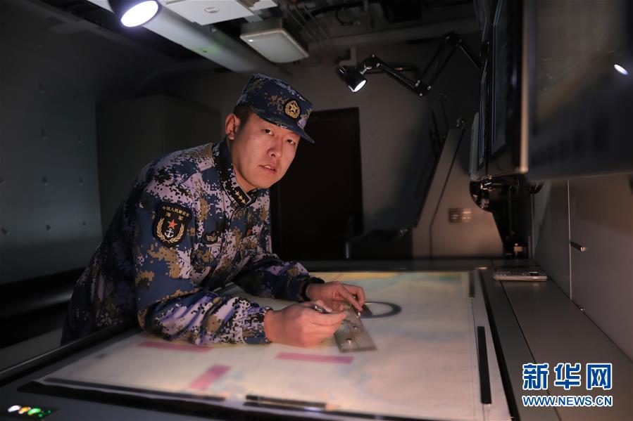 (新春走基層·圖文互動)(2)“我們的目標在視距之外,征途是星辰大海”——夜探國產(chǎn)首艘萬噸級驅逐艦南昌艦