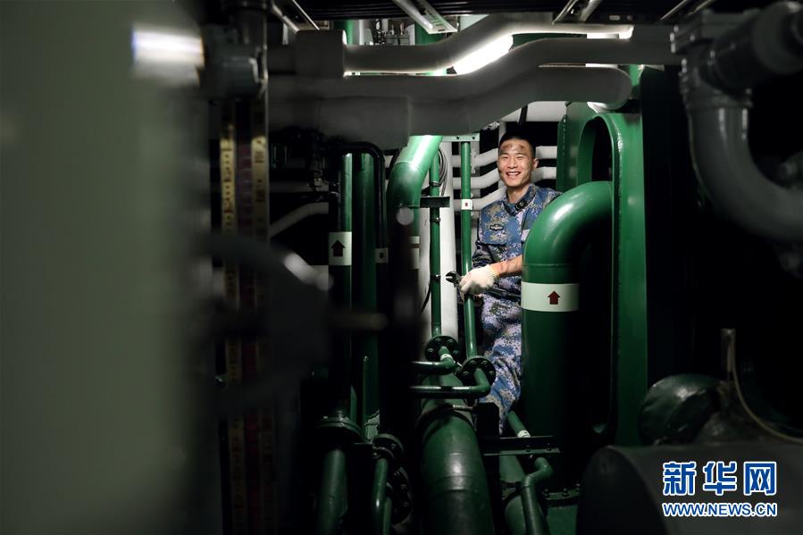 (新春走基層·圖文互動)(5)“我們的目標在視距之外,征途是星辰大海”——夜探國產(chǎn)首艘萬噸級驅逐艦南昌艦