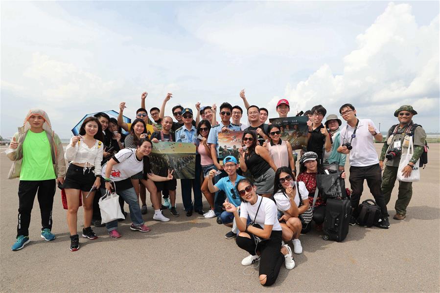 (聚焦疫情防控·圖文互動)(2)運-20“硬核機票”為啥走紅走心? ——探尋空軍的戰(zhàn)“疫”故事