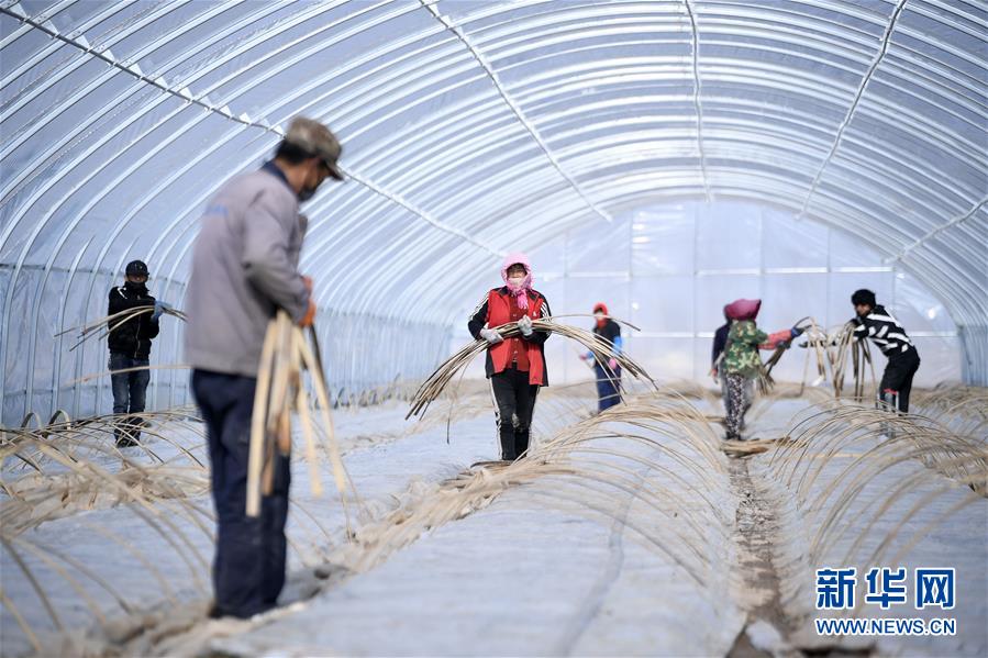 （在習近平新時代中國特色社會主義思想指引下——新時代新作為新篇章·習近平總書記關切事·圖文互動）（1）戰“疫”戰“貧”都要贏——脫貧攻堅一線打響兩場硬仗