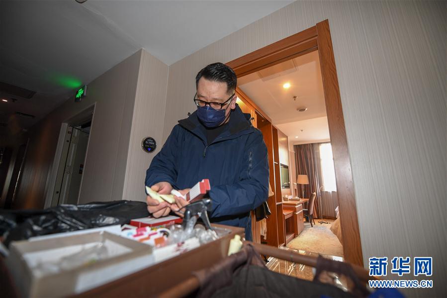 (一線抗疫群英譜·圖文互動)(2)服務白衣天使的“管家”艾厚宇