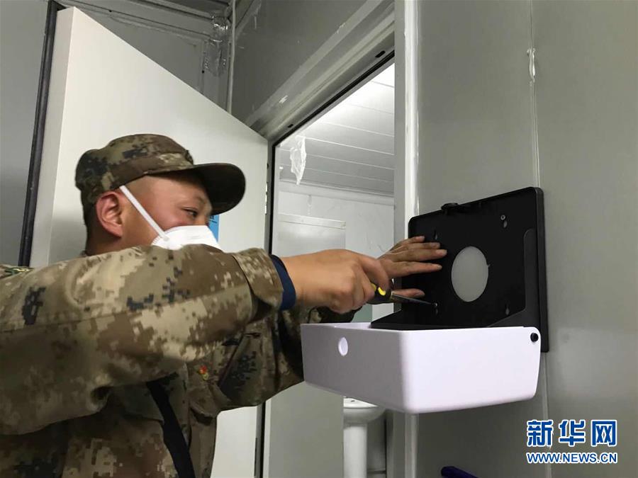 （新華全媒頭條·圖文互動）（12）致敬“沉默的英雄”——記武漢火神山雷神山醫院的建設者