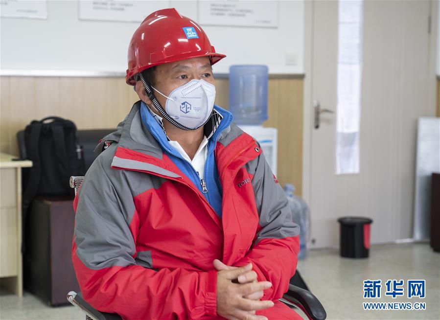 （新華全媒頭條·圖文互動）（14）致敬“沉默的英雄”——記武漢火神山雷神山醫院的建設者