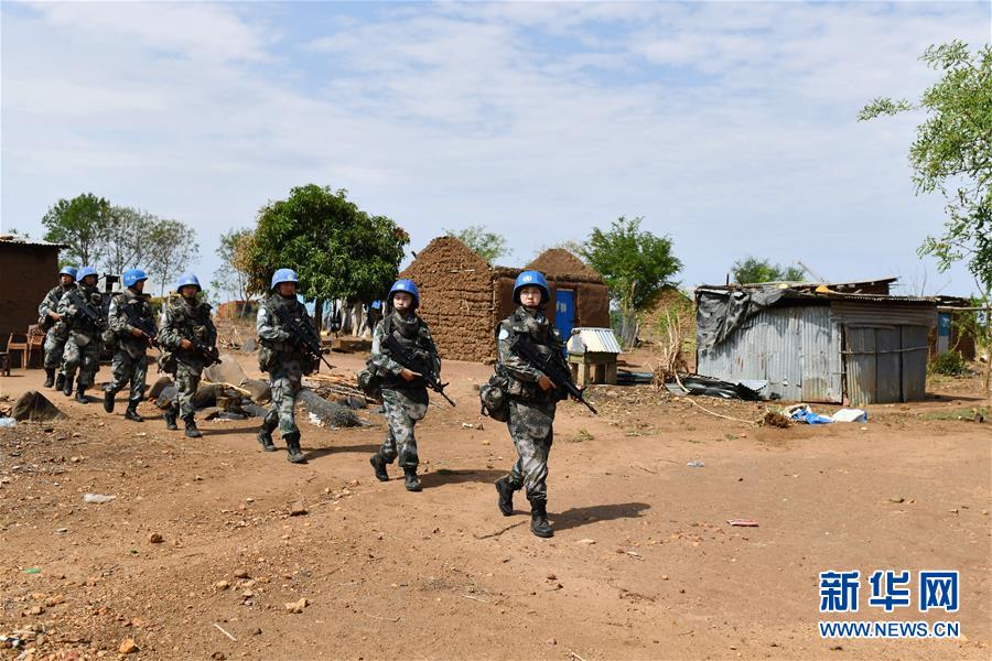 (新華全媒頭條·圖文互動)(6)崢嶸歲月30年 中國藍盔衛和平