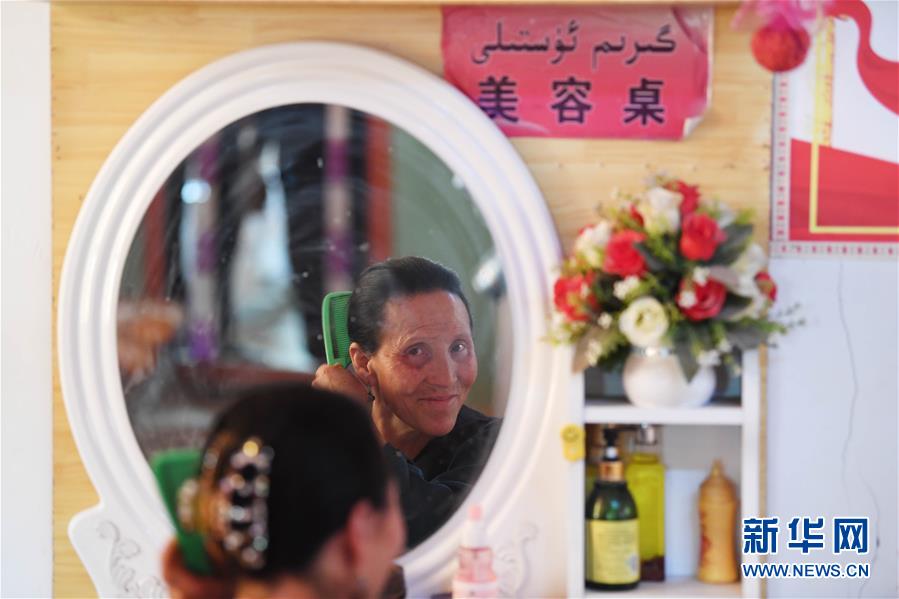 (決戰決勝脫貧攻堅·聚焦三區三州·圖文互動)(3)安居房里的新物件