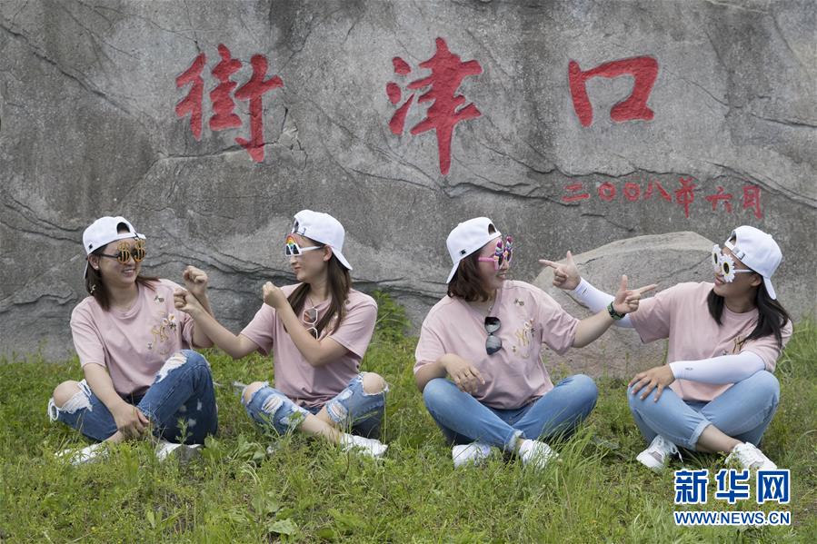 (新華全媒頭條·走向我們的小康生活·圖文互動)(3)迎著東升的紅日——走向小康之路的赫哲族