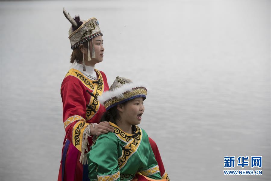 (新華全媒頭條·走向我們的小康生活·圖文互動)(6)迎著東升的紅日——走向小康之路的赫哲族