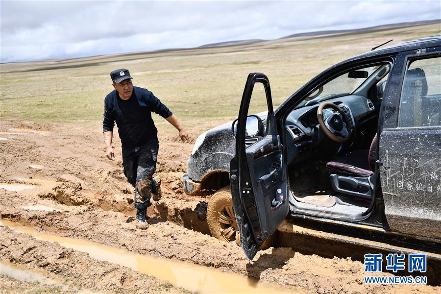 (圖文互動(dòng))(3)記者手記:可可西里,“挪”向“藏羚羊大產(chǎn)房”的14個(gè)半小時(shí)