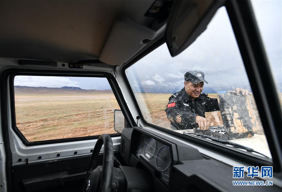 (圖文互動(dòng))(2)記者手記:可可西里,“挪”向“藏羚羊大產(chǎn)房”的14個(gè)半小時(shí)