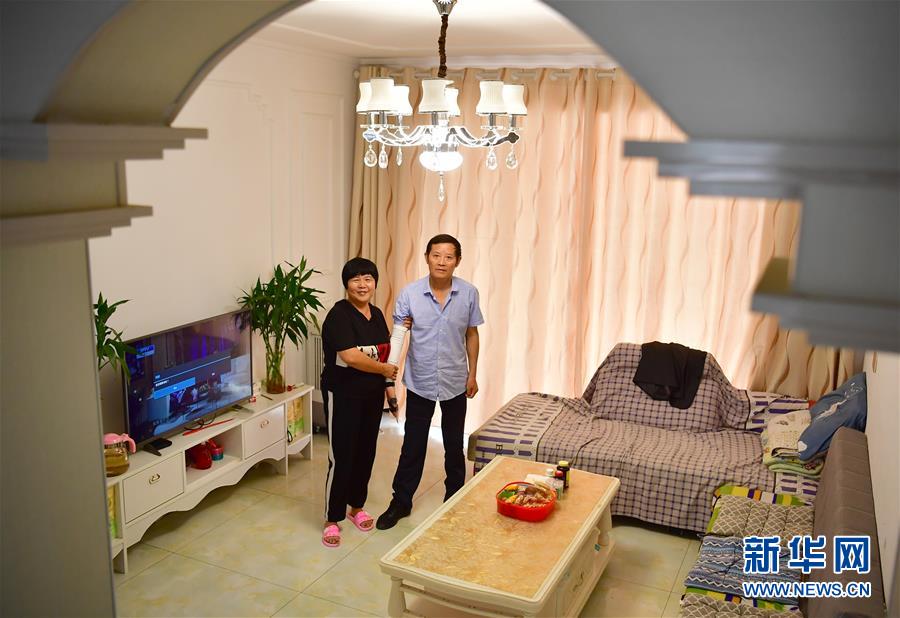 （走向我們的小康生活·圖文互動）（2）“樓上過日子，樓下賺票子”——來自陜西安康的易地扶貧搬遷一線觀察