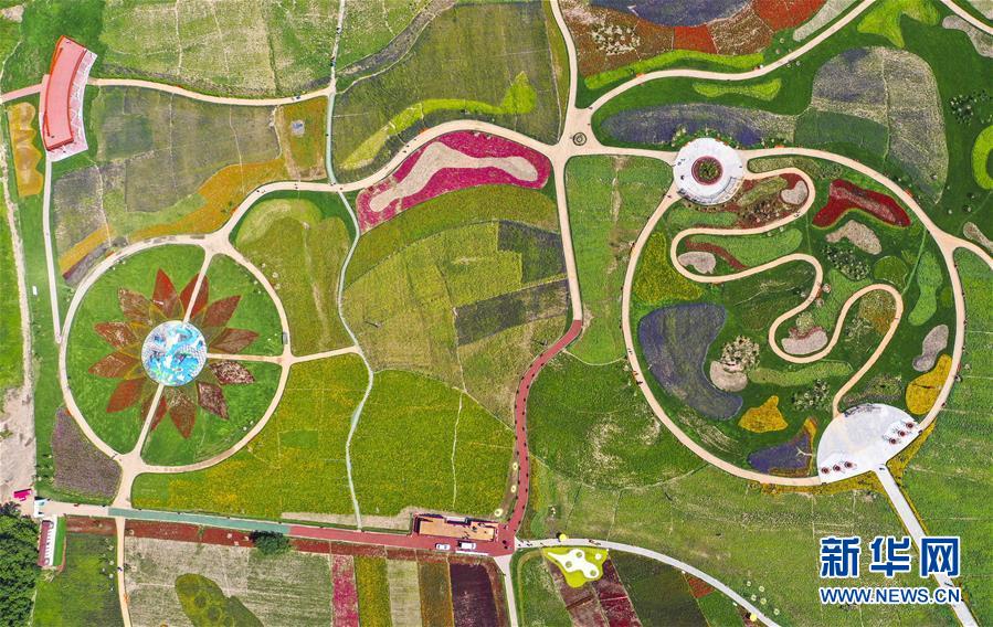(新華全媒頭條·走向我們的小康生活·圖文互動)(2)黑土地上是我家——在吉林,一瞥中國東北鄉村美麗未來
