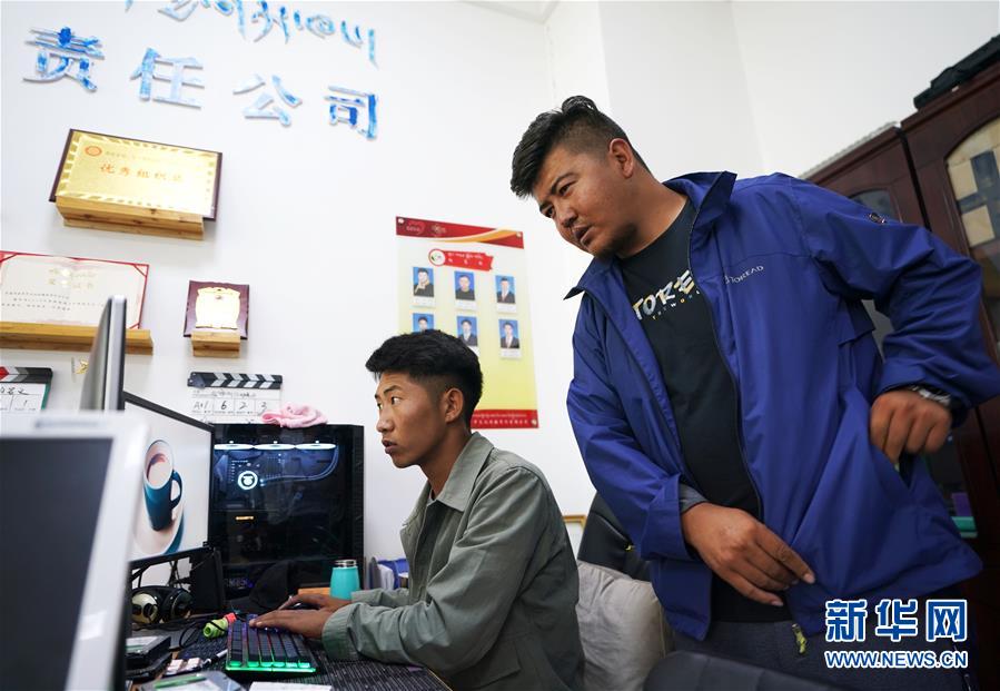 (新華全媒頭條·走向我們的小康生活·決戰決勝脫貧攻堅·圖文互動)(11)高原上綻放的光芒——來自青海攻克深度貧困堡壘的故事