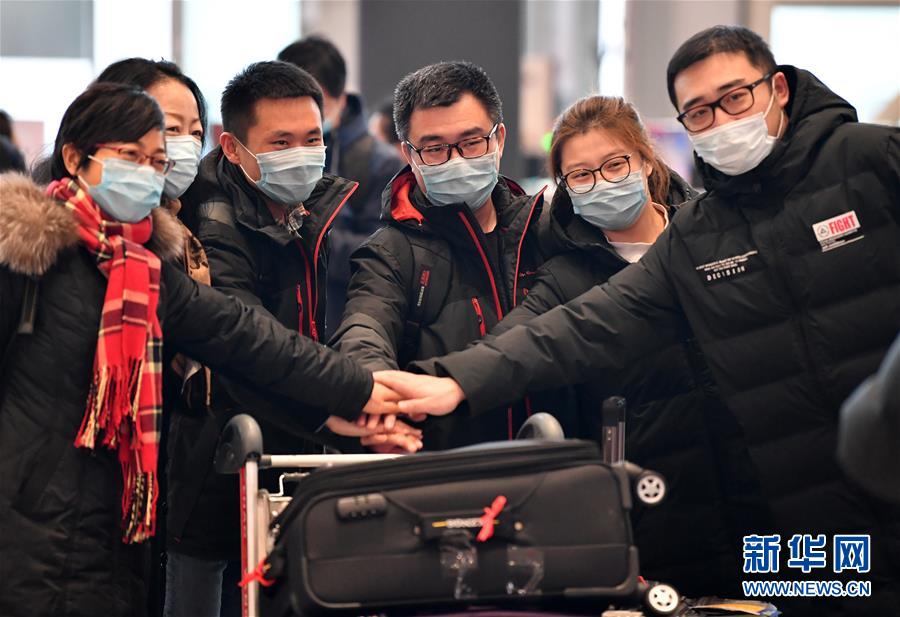 (抗疫一線醫(yī)務(wù)人員英雄群體·圖文互動)(1)合力筑起生命防線——記天津市對口支援恩施州疾控工作隊(duì)