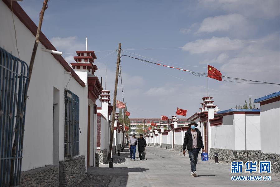 （集中連片特困地區貧困村調研行·圖文互動）（2）長江源村人的兩個家和幸福夢——青海格爾木市長江源村脫貧調查