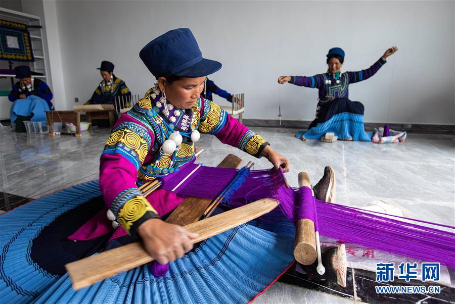 (新華全媒頭條·圖文互動(dòng))(9)決戰(zhàn)決勝奪取脫貧攻堅(jiān)戰(zhàn)全面勝利——寫在第7個(gè)國家扶貧日之際